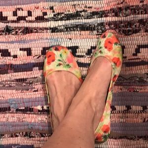 Lucky Brand satin floral ballet flats.